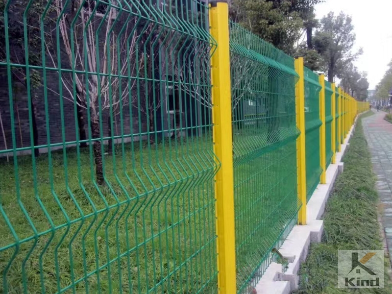 Pvc coated welded wire mesh fence